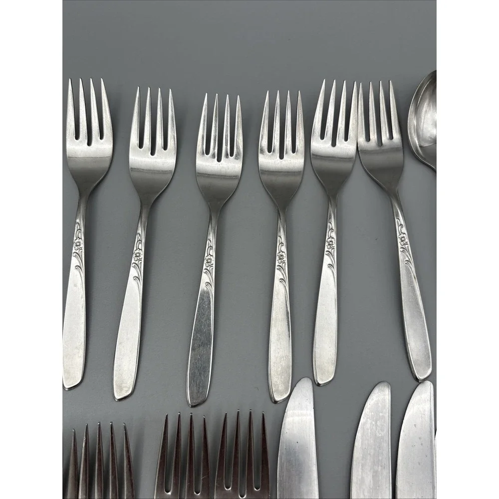Vintage Oneida Spice Pattern 21 Pc Flatware Floral Fork‎ Spoon Butter Knife